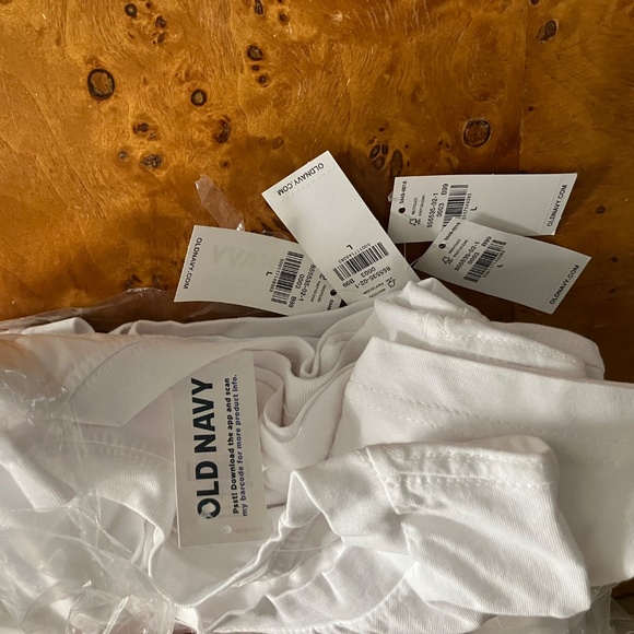 (1) NWT Mens L Old Navy Solid Classic White Crew-Neck T-Shirt - Picture 4 of 7